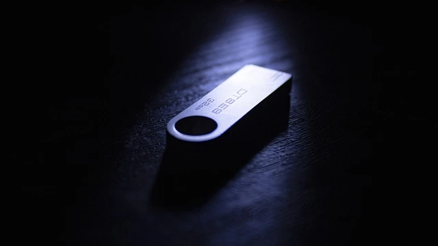 How to safely restore a flash drive and save all data